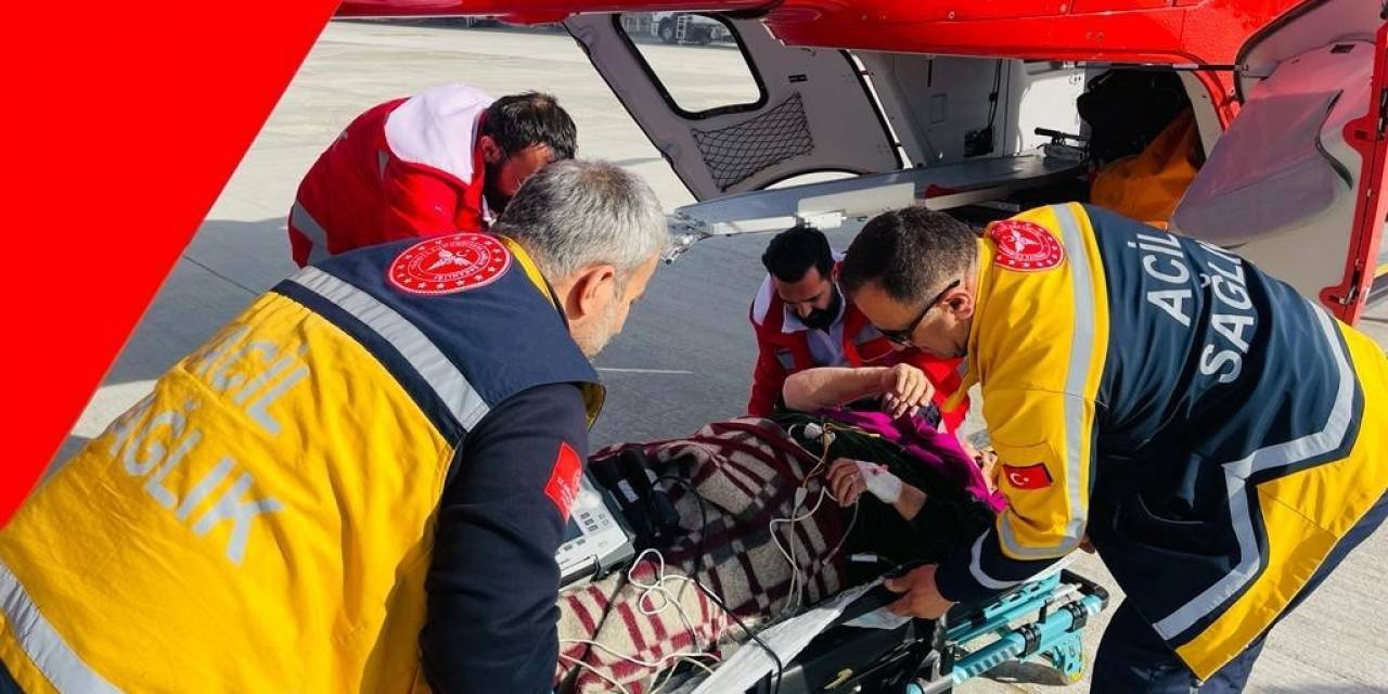 Şırnak’taki Hasta Ambulans Helikopterle Van’a Getirildi