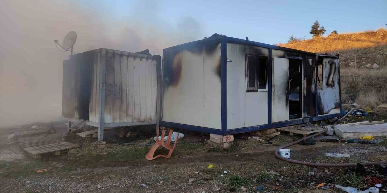 Belediye Katı Atık Ayrıştırma Tesisindeki Konteynırda Yangın
