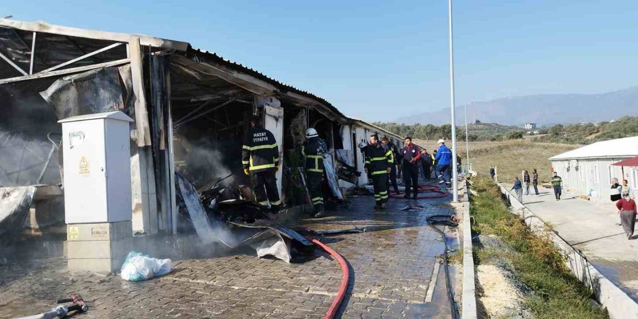 Hatay’da Prefabrik Evlerde Yangın