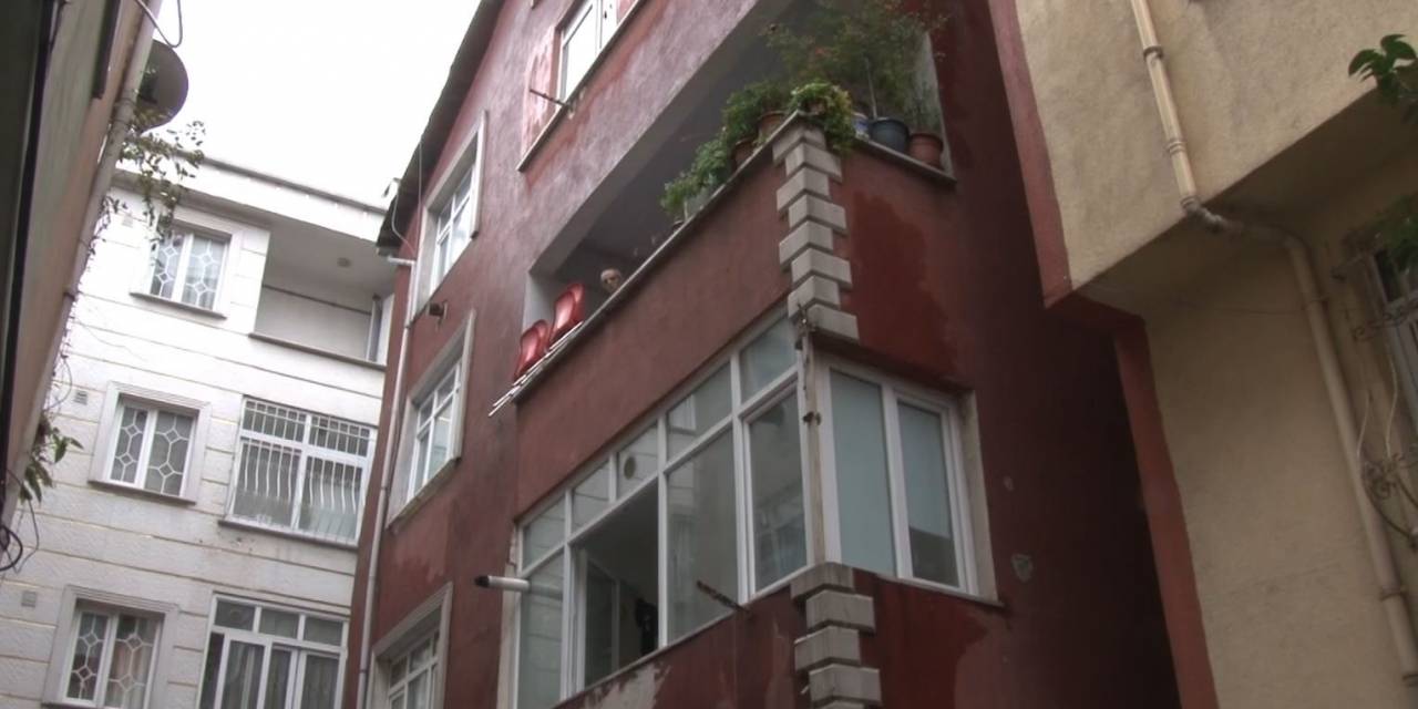 İstanbul’da "Depremde Bir Binada Hasar Oluştu" İhbarı Ekipleri Alarma Geçirdi