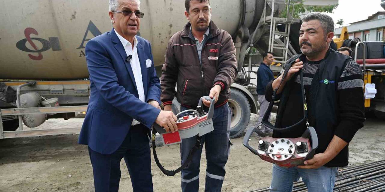 Kemer, Göynük Kapalı Pazar Yerine İlk Betonlar Döküldü