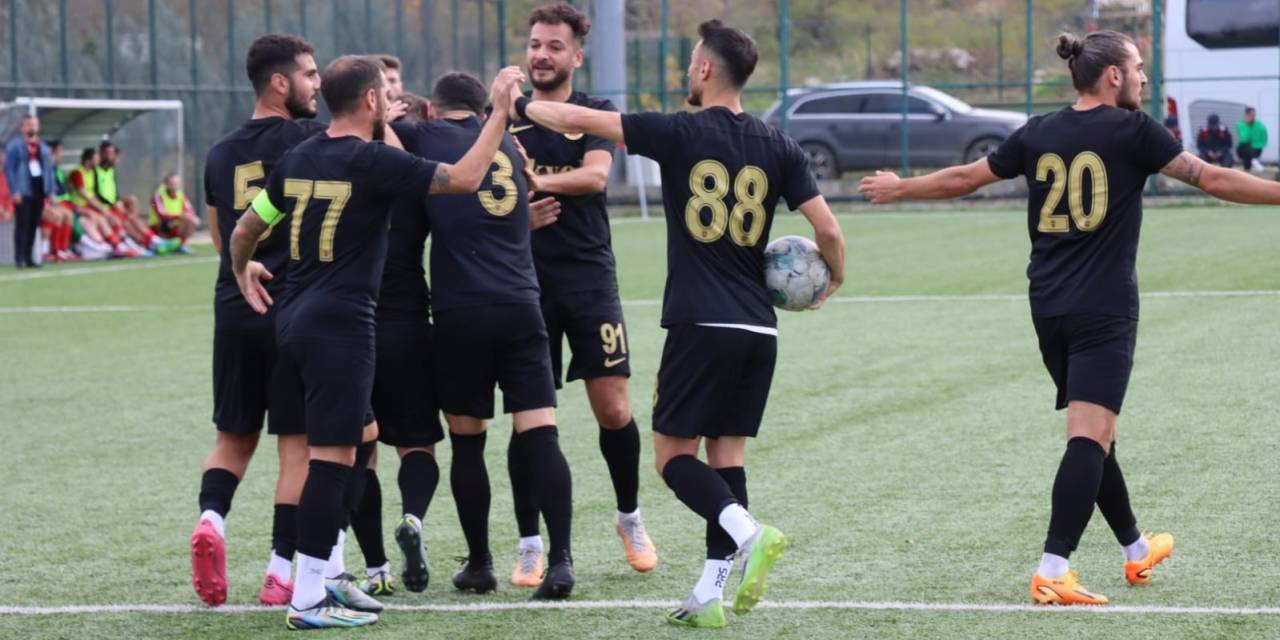 Yalovaspor Kazanmaya Devam Ediyor