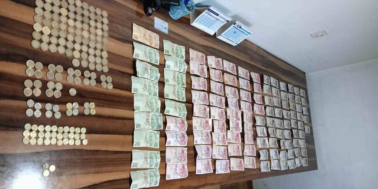Dilencinin Üzerinden Bin 130 Tl Çıktı