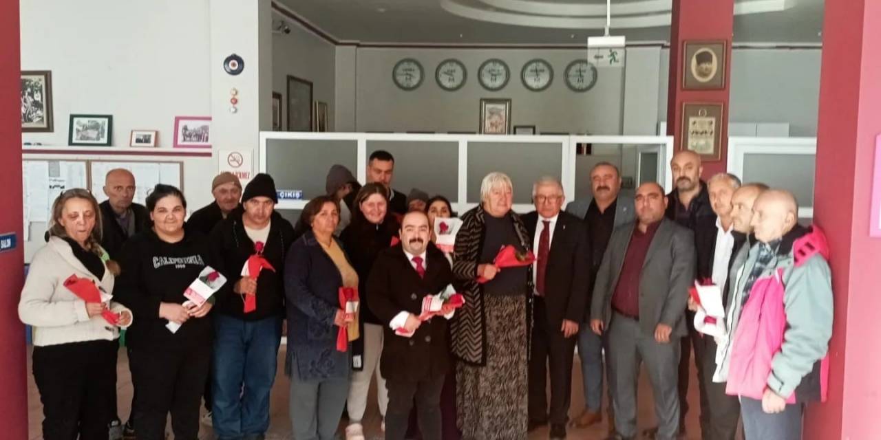 Özel Bireyleri Ziyaret Eden Hançeroğlu, Çiçek Ve Hediyeler Verdi