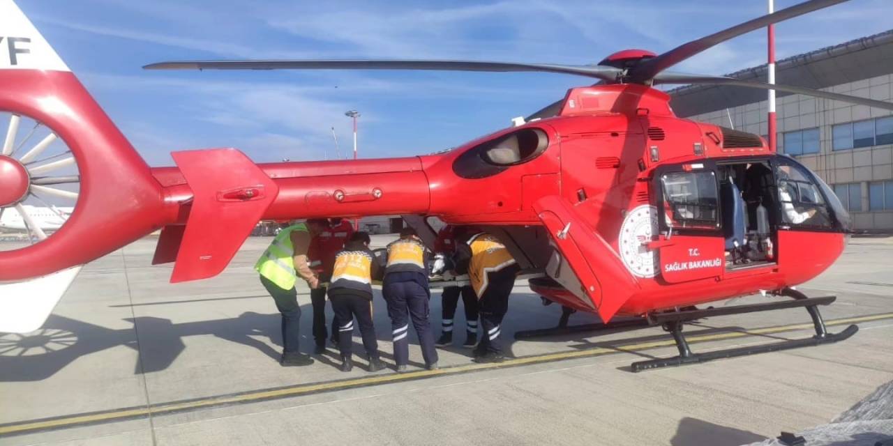 Baygınlık Geçiren Vatandaş Helikopter Ambulansla Van’a Sevk Edildi