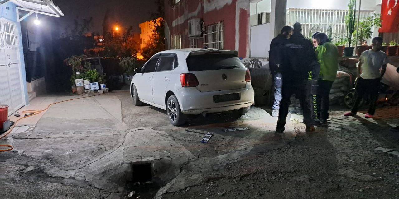 Polisin ‘Dur’ İhtarına Uymayan Sürücü Söktüğü Plakaları Yanına Alamadan Kaçtı