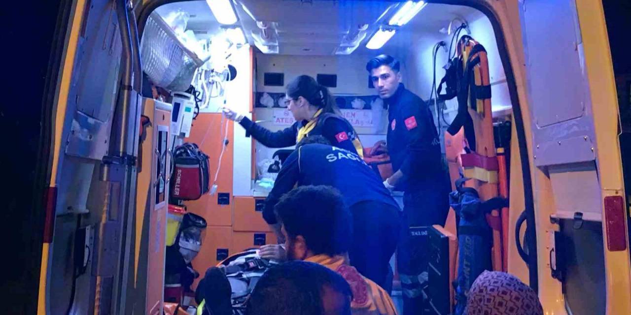 Sakarya’da 3 Araç Birbirine Girdi: 4 Yaralı