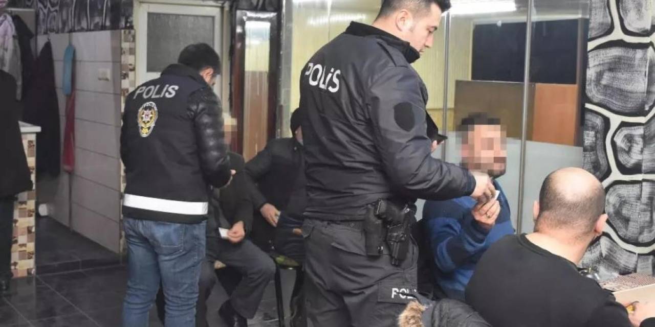 Erzincan’da Aranması Bulunan 42 Kişi Ve 68 Düzensiz Göçmen Yakalandı