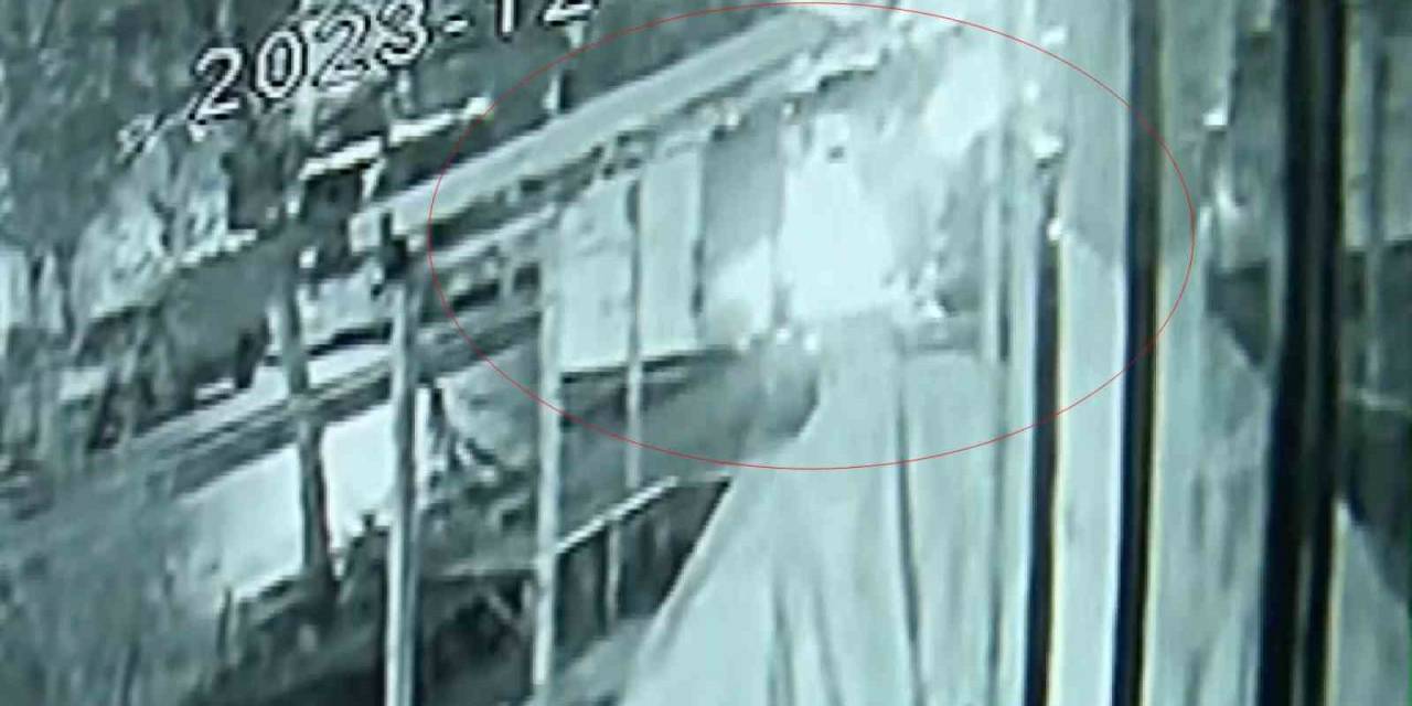 Beylikdüzü’nde Otobüs Kundaklama Girişimi
