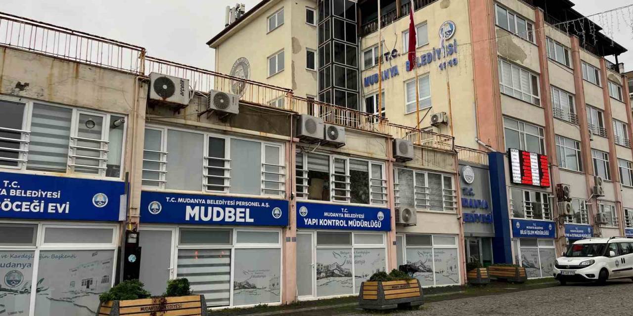 Mudanya Belediye Binası Tahliye Ediliyor