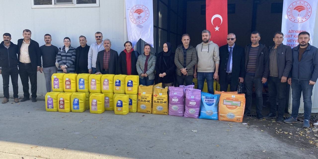 Kurulan Modern Bahçeler İçin Gübre Dağıtımı Yapıldı