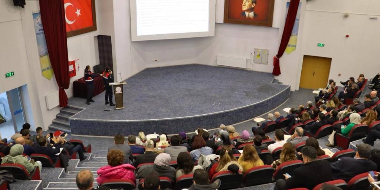 Kütahya’da Okul Müdürleri Ve Rehber Öğretmenlere Seminer