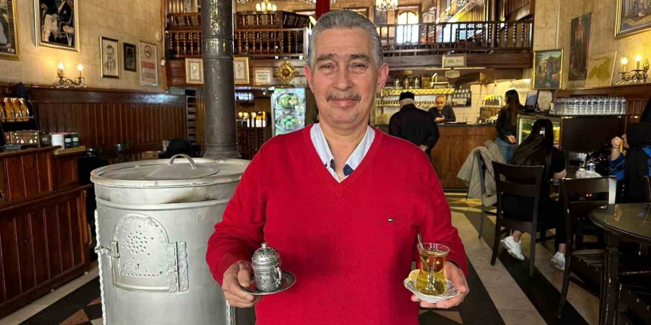 Gaziantep’te 385 Yıllık Mekanda Menengiç Kahvesi Keyfi