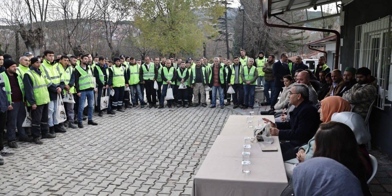 Kütahya Belediye Başkanı Işık, Park Ve Bahçeler Müdürlüğünü Ziyaret Etti