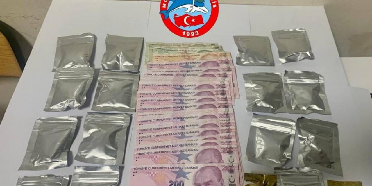 Tuzla’da 17 Yaşındaki Sürücünün Kullandığı Otomobilde Uyuşturucu Çıktı