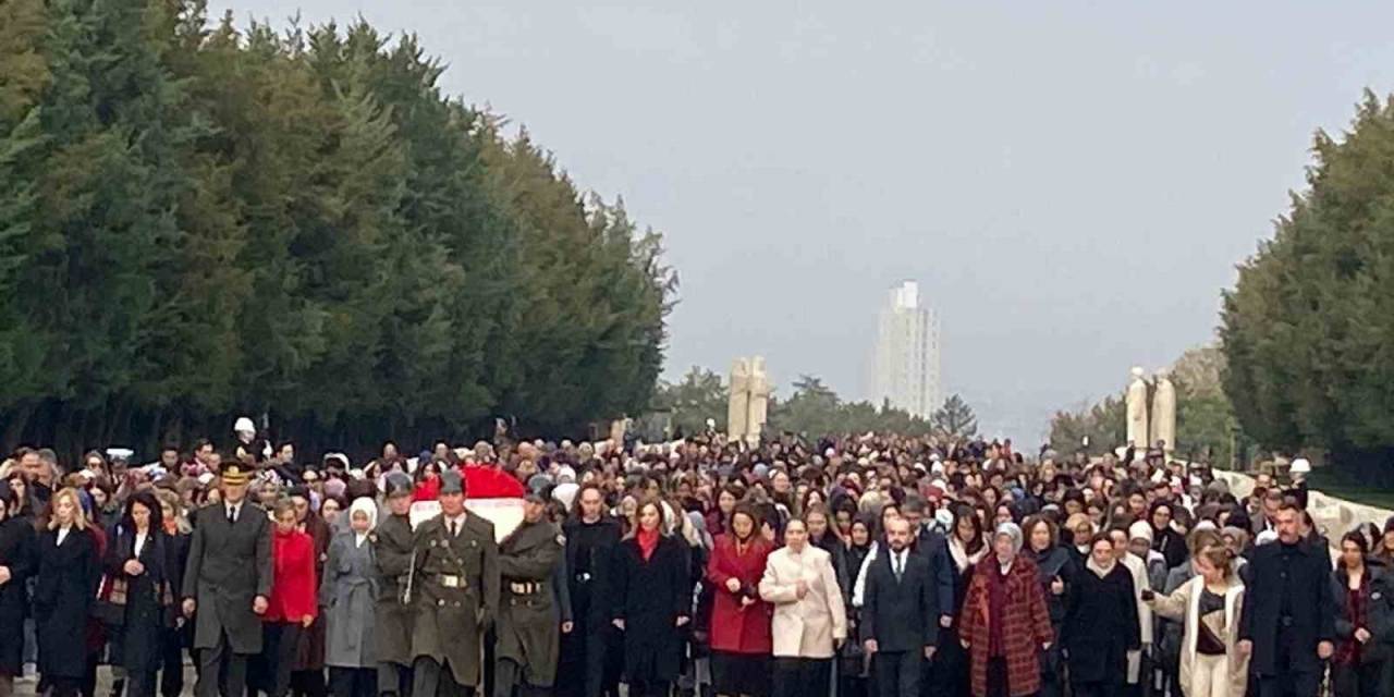 Bakan Göktaş Ve Beraberindeki Heyet Anıtkabir’i Ziyaret Etti