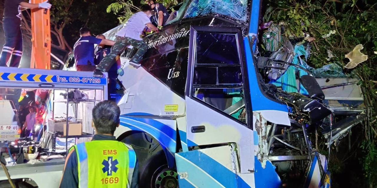 Tayland’da İki Katlı Otobüs Ağaca Çarptı: 14 Ölü, 35 Yaralı