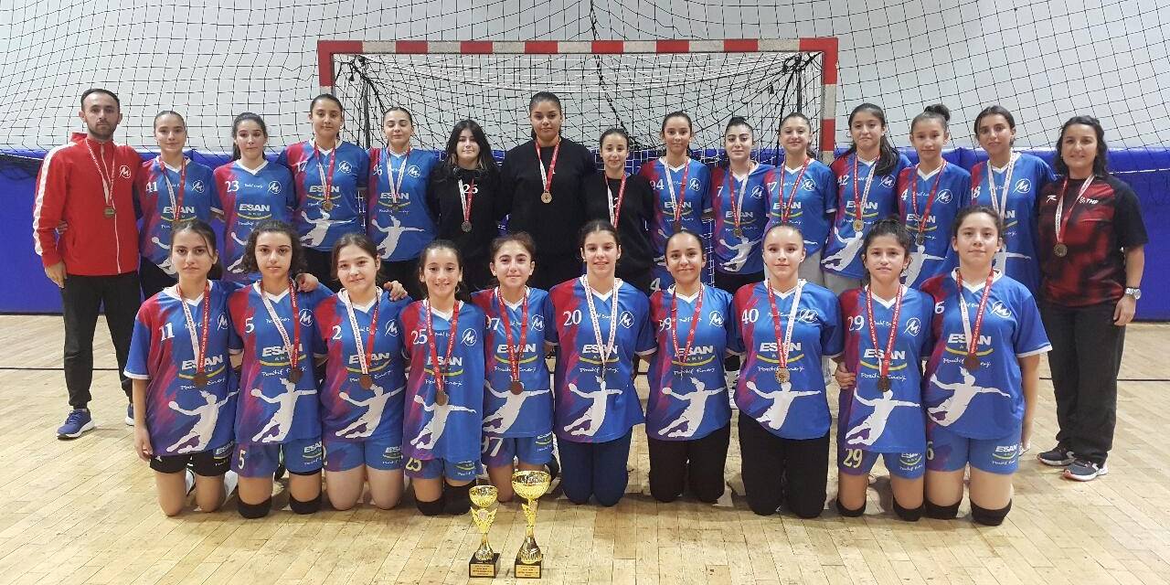 Kızlardan Büyük Başarı