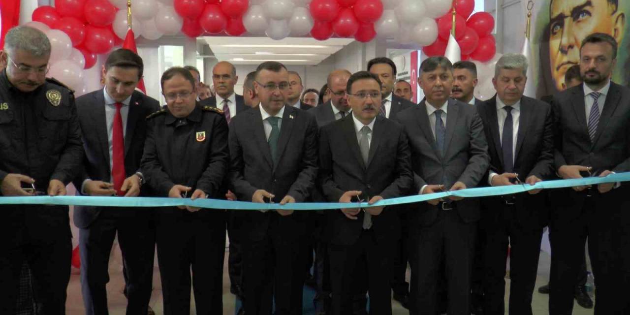 Mahkumlar İçin ‘Adalet Halk Kütüphanesi’ Açıldı
