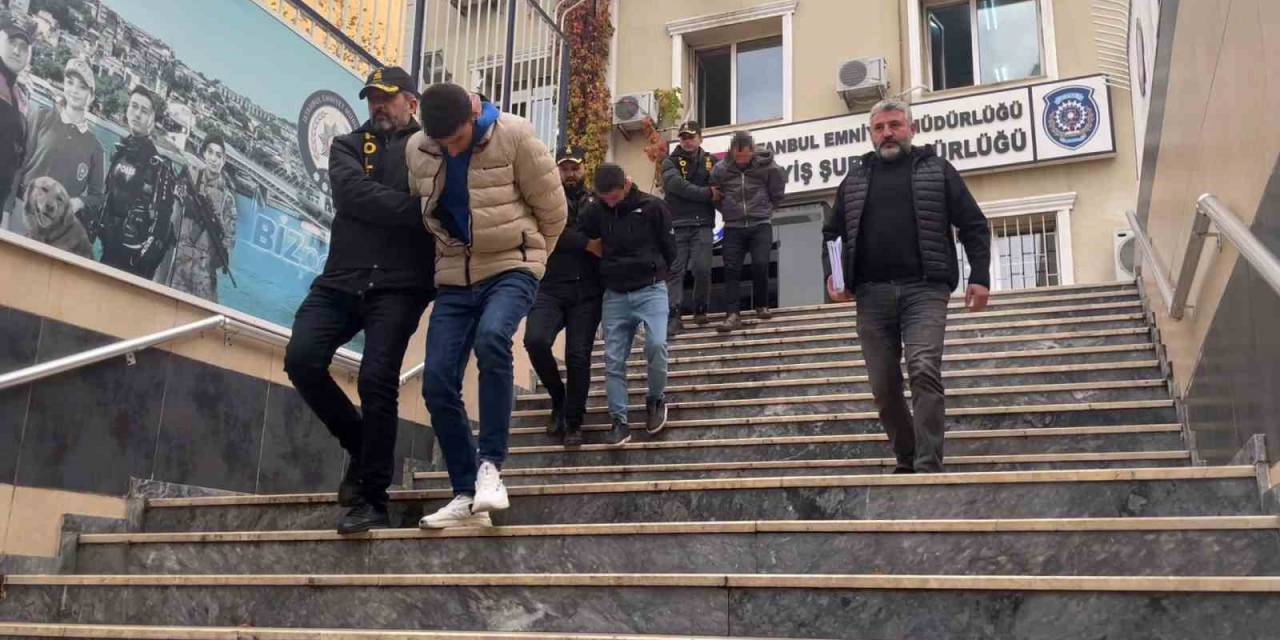 İstanbul’da Otomobil Hırsızları Kamerada