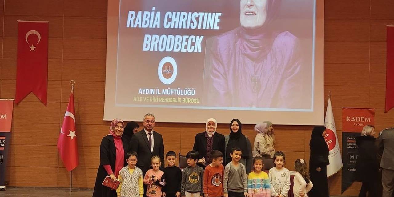 Sahneden Secdeye Yolculuğunu Aydınlılarla Paylaştı