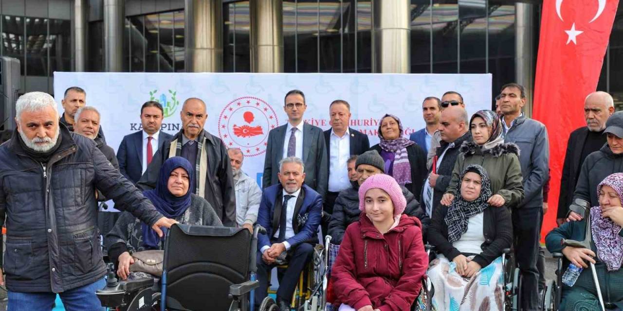 Diyarbakır’da 100 Engelliye Akülü Araç Desteği