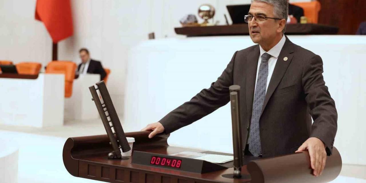 Prof. Dr. Kamil Aydın: “Aziz Milletimizden Başka Dostumuz Yok”