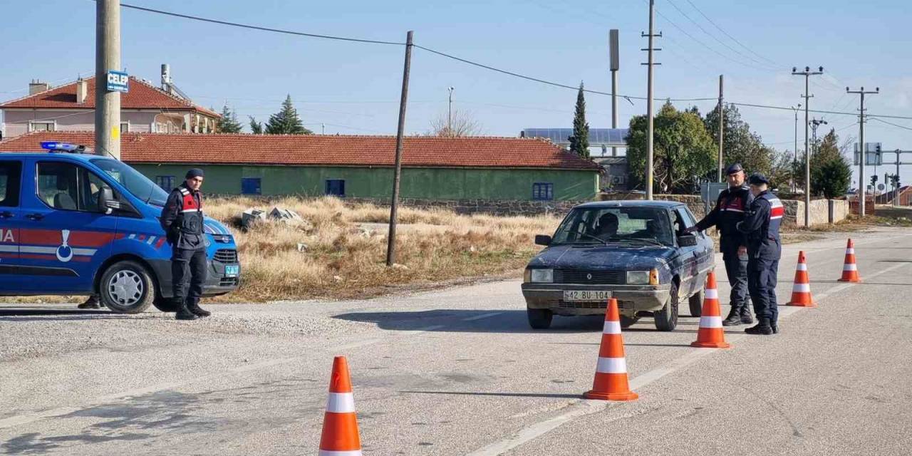 Kulu’da Jandarma Ekiplerinden Asayiş Uygulaması