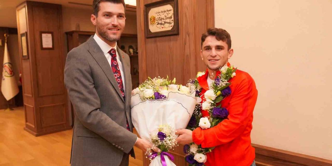 Başkan Karagöl, Dünya Şampiyonunu Tebrik Etti