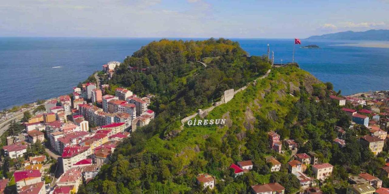 Giresun Kalesi’ne Ziyaretçi Akını