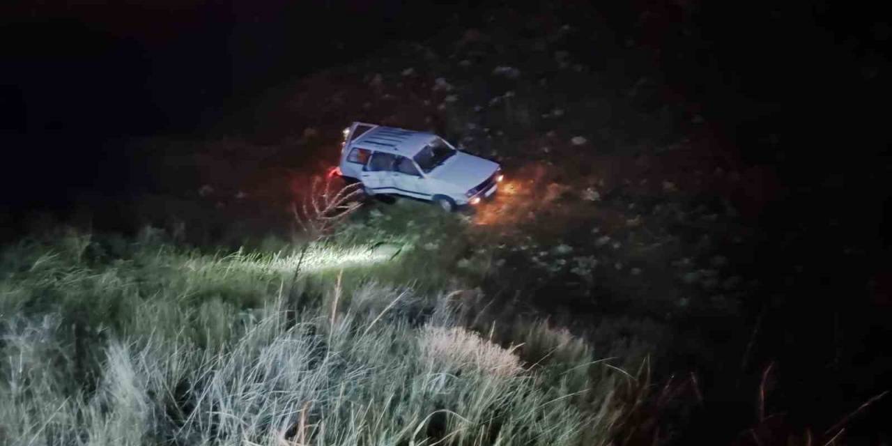 Elazığ’da Otomobil Şarampole Uçtu: 2 Yaralı