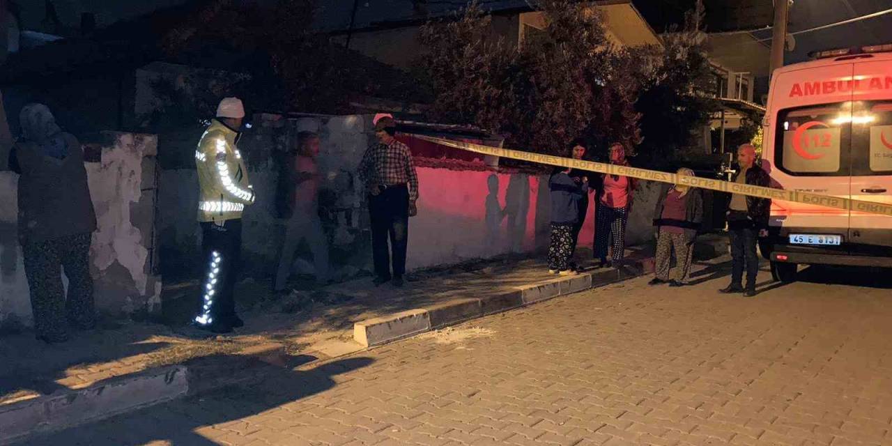 Tamir Etmeye Çalıştığı Sundurmanın Altında Hayatını Kaybetti