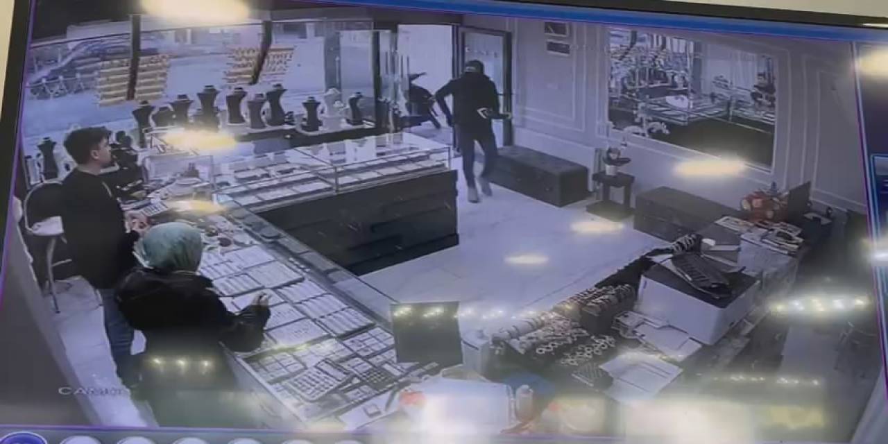 Saniyeler İçerisinde Kuyumcuyu Soymuştu, 24 Saat Geçmeden Yakalandı