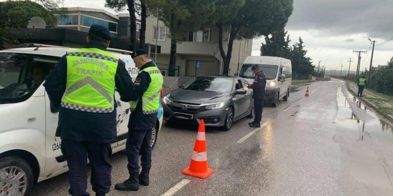 Balıkesir’de Jandarma Aranan 7 Şahsı Yakaladı