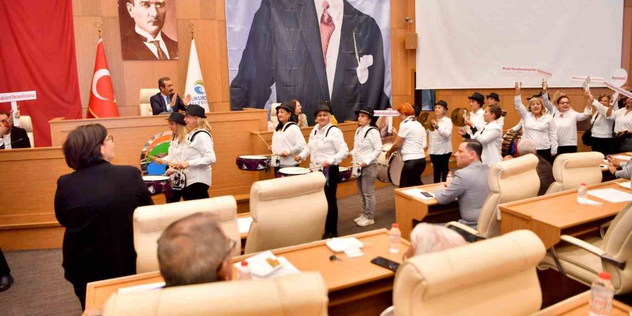 Kadınlar Çukurova Meclisinde