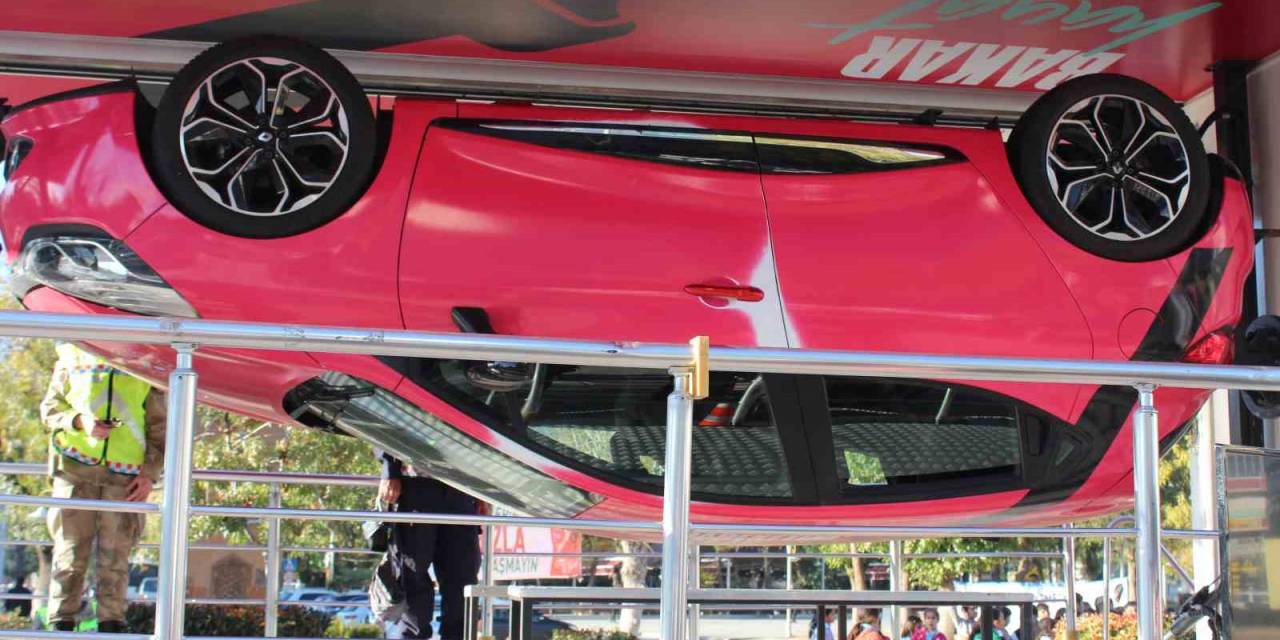 Siirt’te Emniyet Kemerinin Önemi Simülasyon Aracıyla Anlatıldı