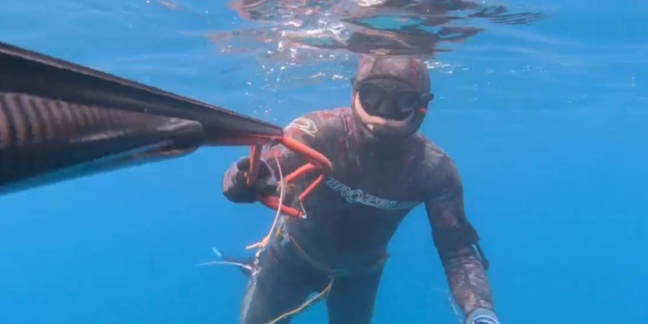 4,2 Büyüklüğündeki Depreme Deniz Altında Yakalandı, Ne Yapacağını Şaşırdı