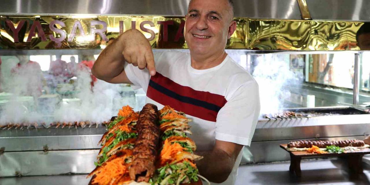 Kebaba Olan Aşkından Şarkı Yazdı, Klip Çekti