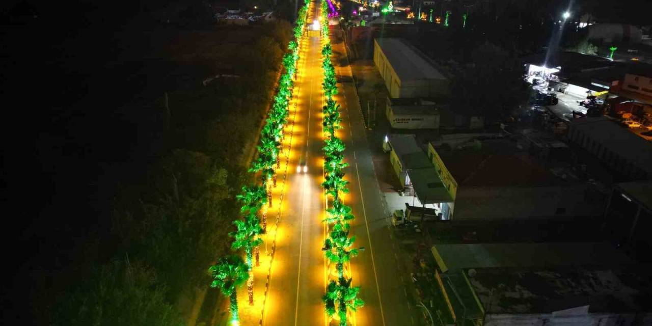 Menemen’in Merkezi Işıl Işıl Parladı