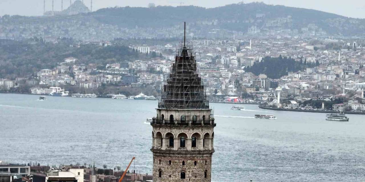 674 Yıllık Galata Kulesi Alemsiz Kaldı