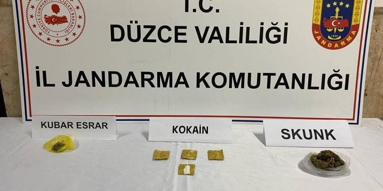 Jandarma Uygulamasında Tarihi Eser Kaçakçıları Ve Uyuşturucu Satıcıları Yakalandı