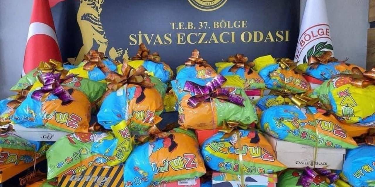 150 Öğrenciye Kışlık Mont Ve Bot Yardımı