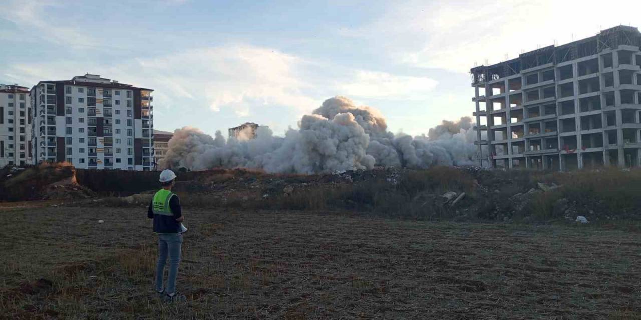 Malatya’da Patlayıcı İle Yıkımlara Ara Verildi