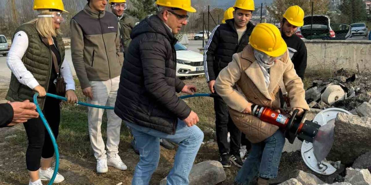 Niksar Belediyesi’nde Arama Kurtarma Ekibi Kuruldu