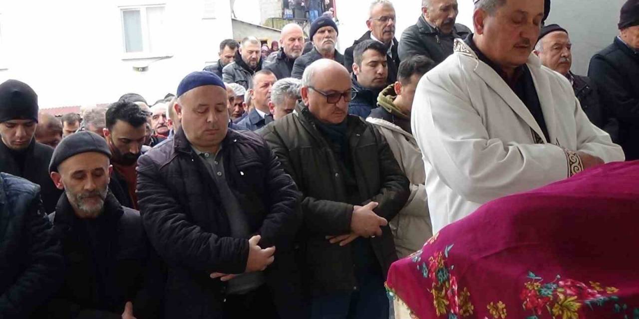 Maganda Kurşunu İle Hayatını Kaybeden Kadın Son Yolculuğuna Uğurlandı