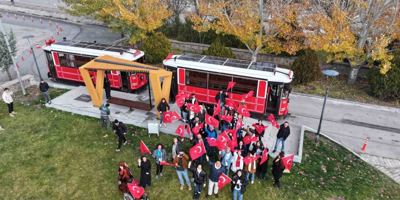 Üniversite Öğrencileri Nostaljik Tramvay İle Gölbaşı Turu Yaptı