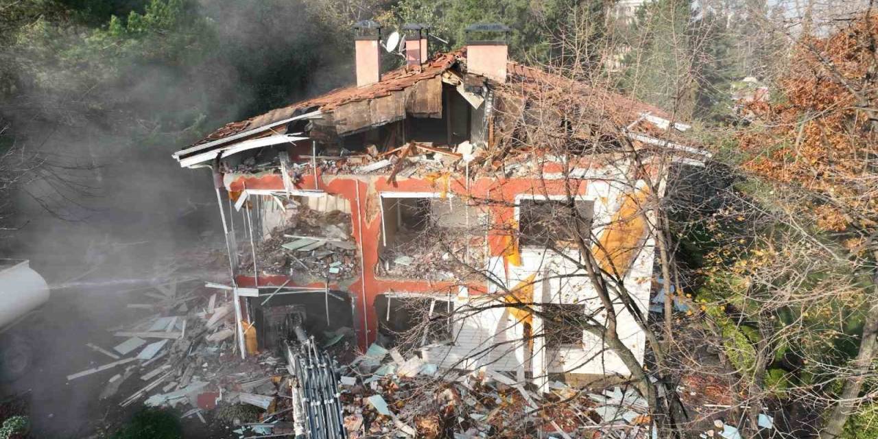 Bursa’da ‘Başkanlık Konutu’ Yıkıldı