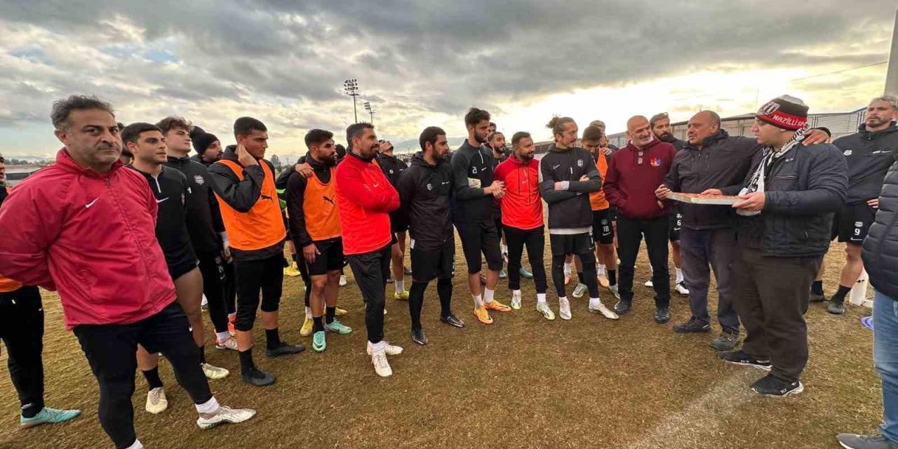 Alem Gençlikten Naz-naz’a Baklava Dopingi