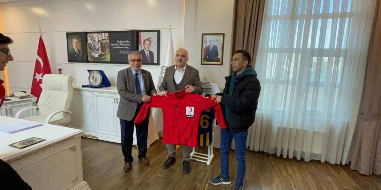 Genç Kızılay’dan Kızılcahamam Belediye Başkanı Acar’a Ziyaret