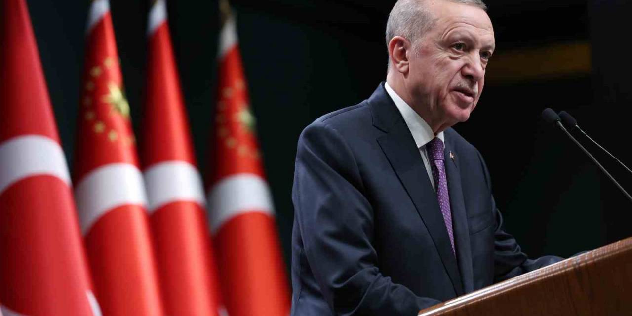 Cumhurbaşkanı Erdoğan: "İşçilerimizin Onayını Alacak, İşverenlerimizi Yormayacak, İstihdama Zarar Vermeyecek Bir Asgari Ücret Seviyesi Hedefiyle Süreç Yönetilecek"